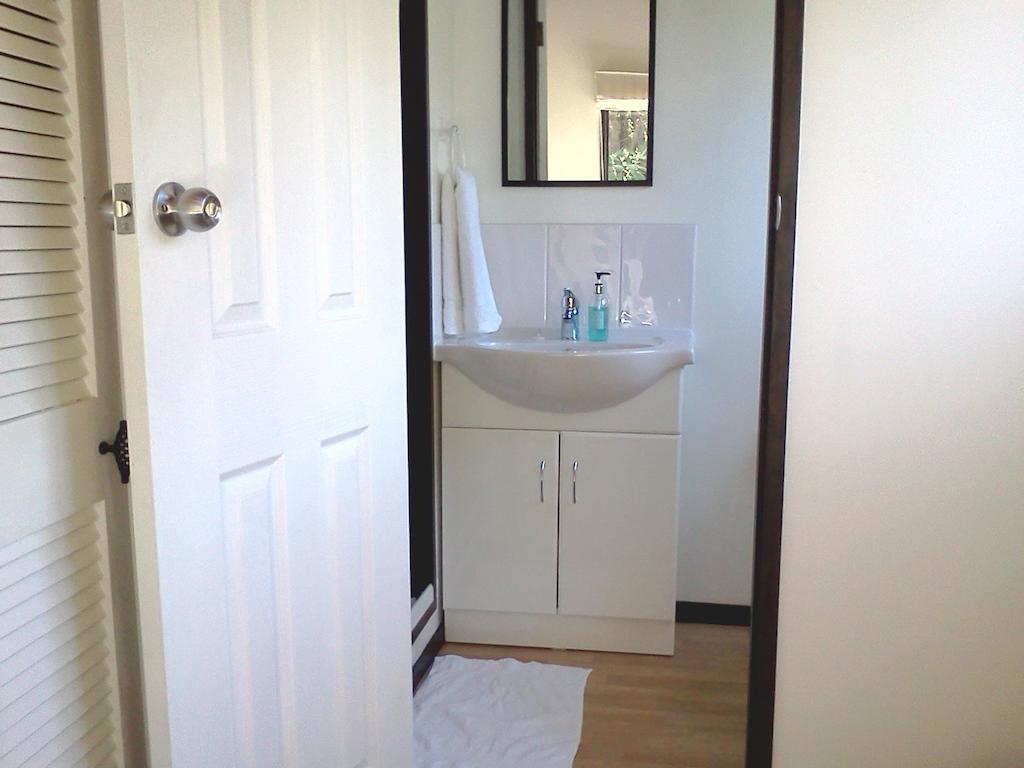 קאיטאיה Waters Edge B&B חדר תמונה
