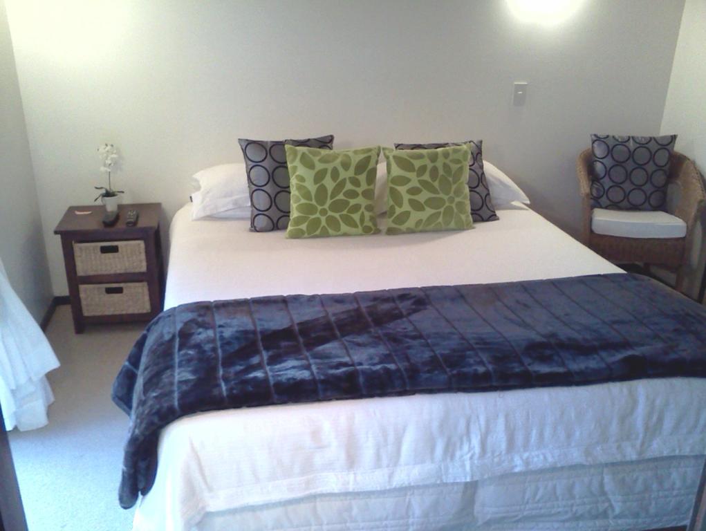 קאיטאיה Waters Edge B&B חדר תמונה