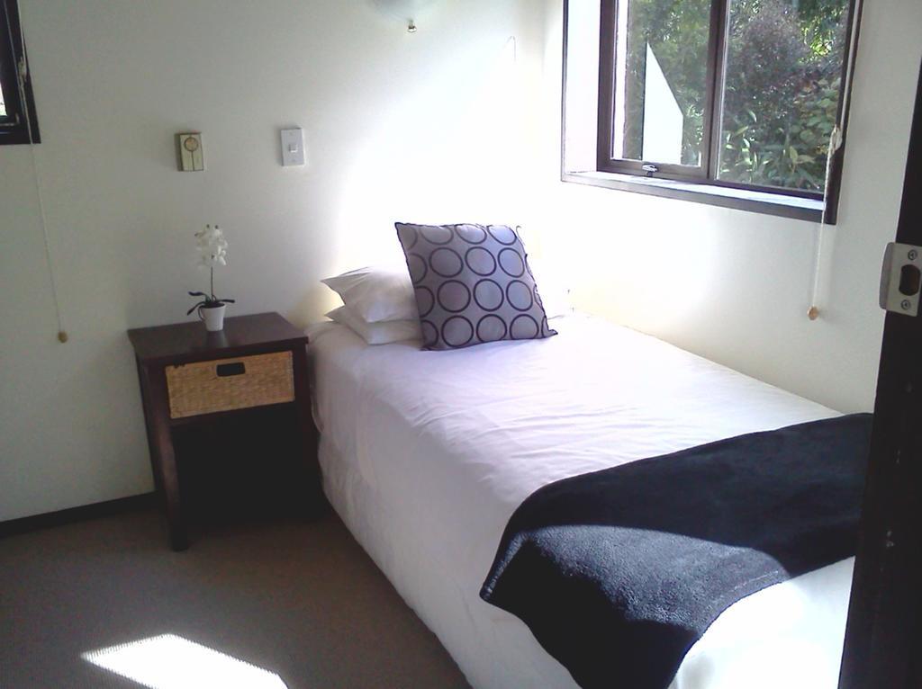 קאיטאיה Waters Edge B&B חדר תמונה