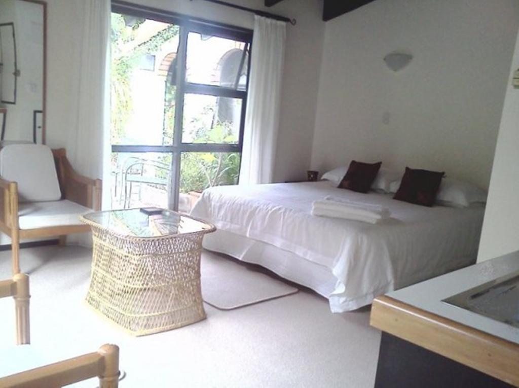 קאיטאיה Waters Edge B&B חדר תמונה